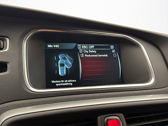 Volvo V40 17 of 27