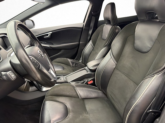 Volvo V40 9 of 27