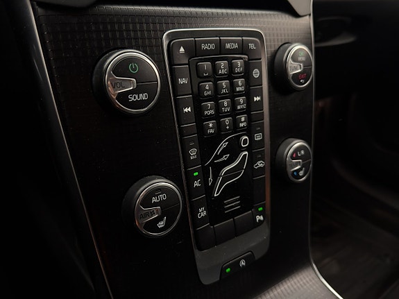 Volvo V40 18 of 27