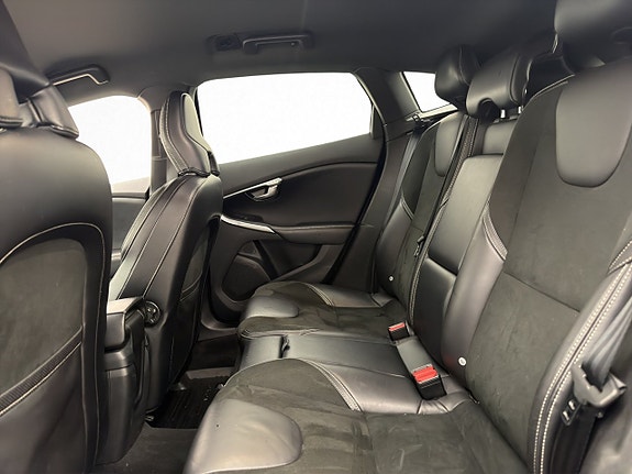 Volvo V40 22 of 27