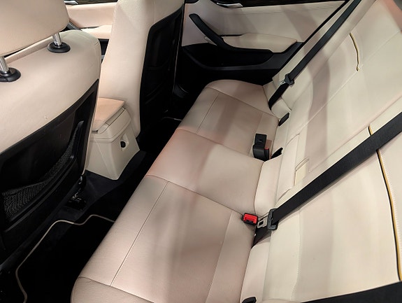 BMW X1 9 of 18
