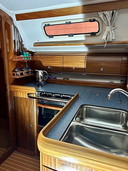 Bavaria 36 Cruiser  2-kabin 7 of 14