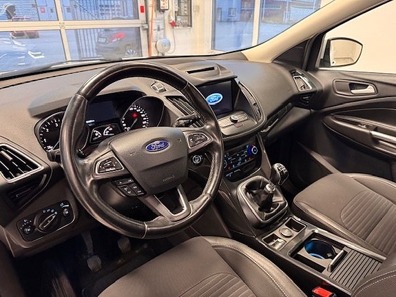 Ford Kuga 12 of 16