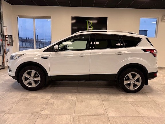 Ford Kuga 2 of 16