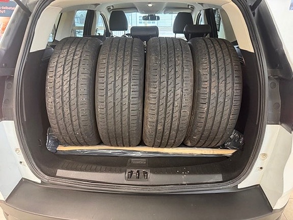 Ford Kuga 16 of 16