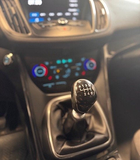 Ford Kuga 10 of 16