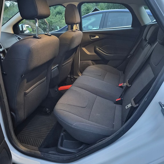 Ford Focus 7 of 9