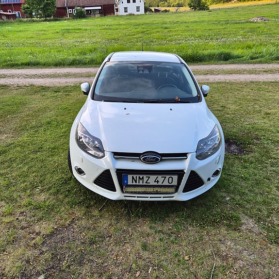 Ford Focus 3 of 9
