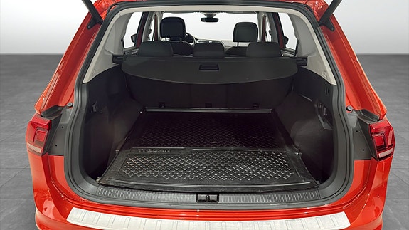Volkswagen Tiguan Allspace 12 of 13