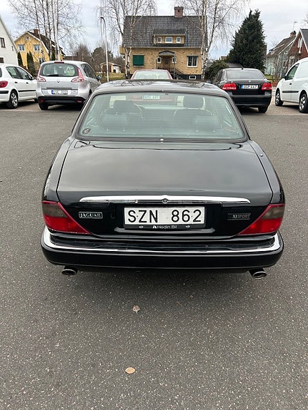 Jaguar XJ 6 of 19