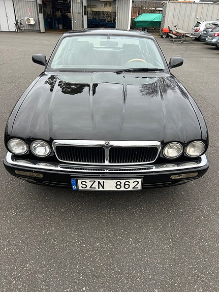 Jaguar XJ 5 of 19
