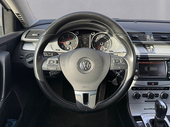 Volkswagen Passat Alltrack 13 of 25