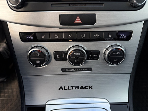 Volkswagen Passat Alltrack 20 of 25