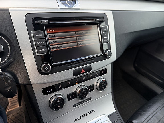 Volkswagen Passat Alltrack 19 of 25