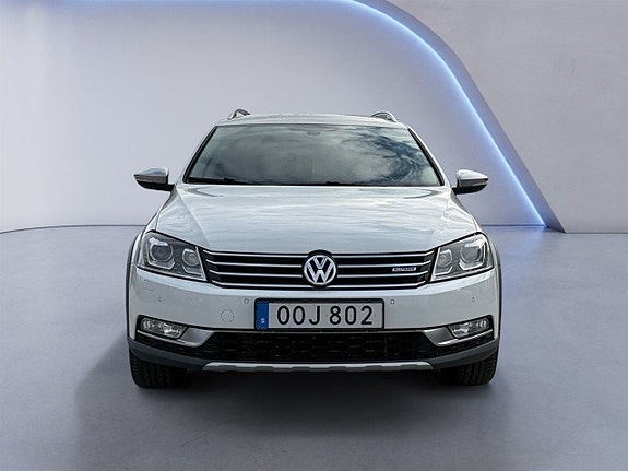 Volkswagen Passat Alltrack 8 of 25