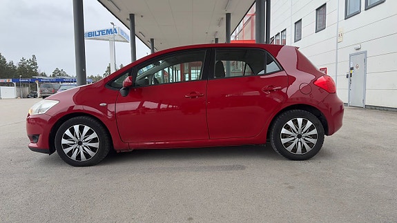 Toyota Auris 5 of 5