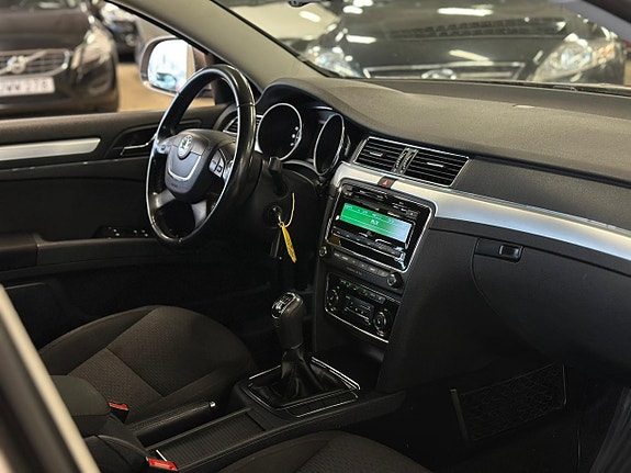 Skoda Superb 12 of 16