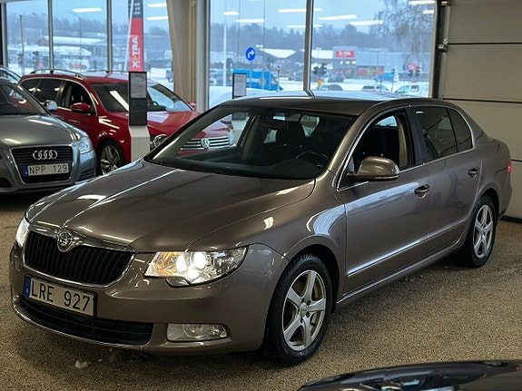 Skoda Superb 2 of 5