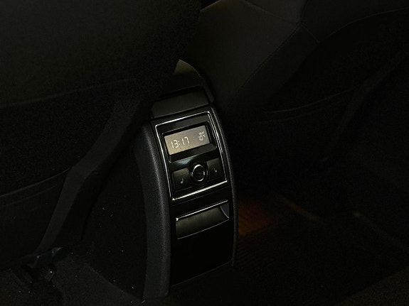 Skoda Superb 8 of 16