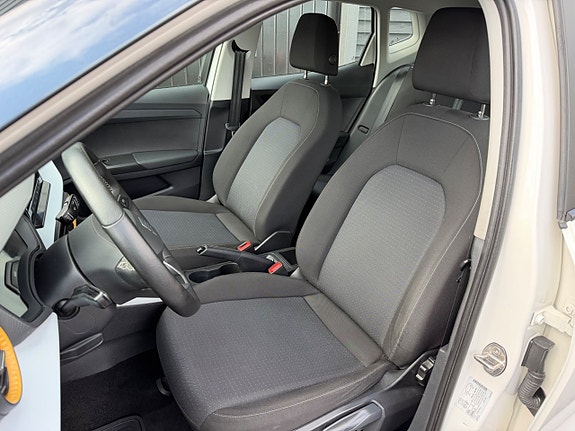Seat Arona 15 of 30