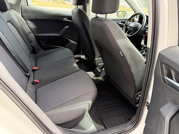 Seat Arona 20 of 30