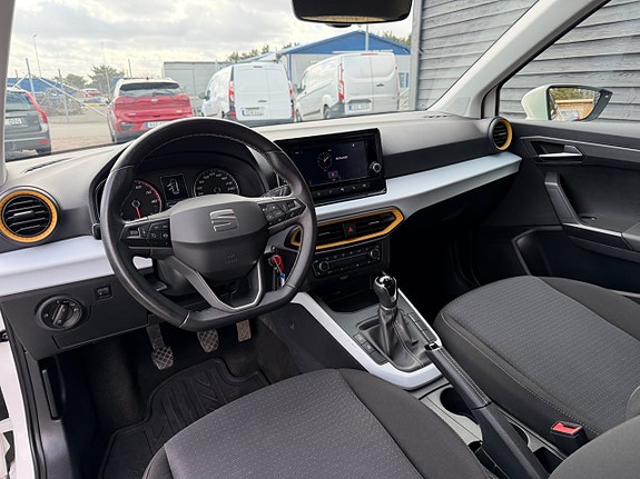 Seat Arona 22 of 30
