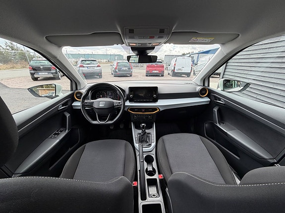 Seat Arona 27 of 30