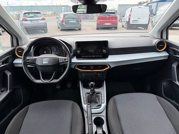 Seat Arona 25 of 30