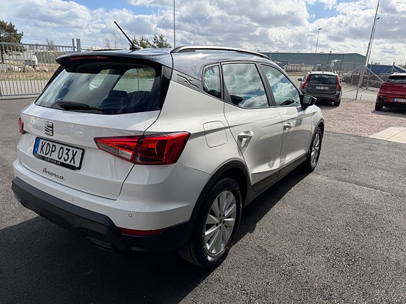 Seat Arona 8 of 30