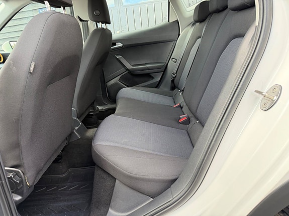 Seat Arona 16 of 30