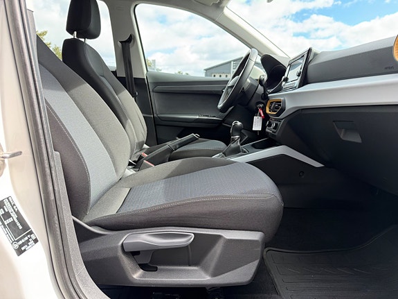Seat Arona 18 of 30