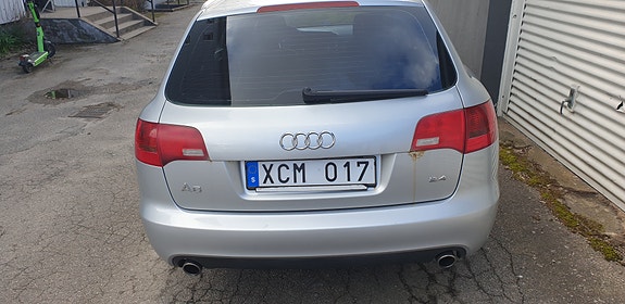 Audi A6 4 of 15