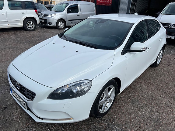 Volvo V40 10 of 20