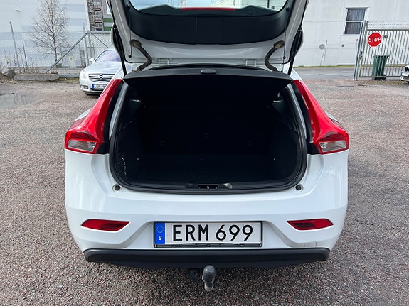 Volvo V40 13 of 20