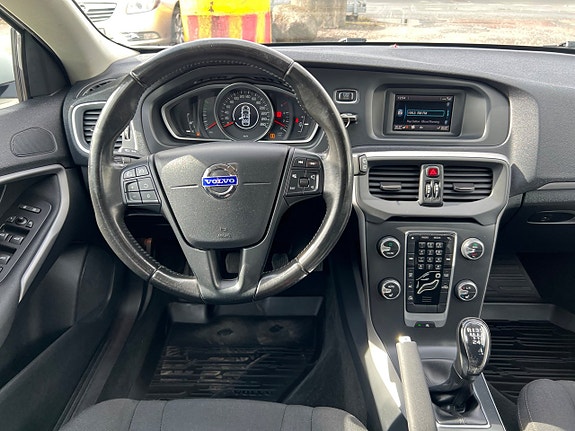 Volvo V40 6 of 20