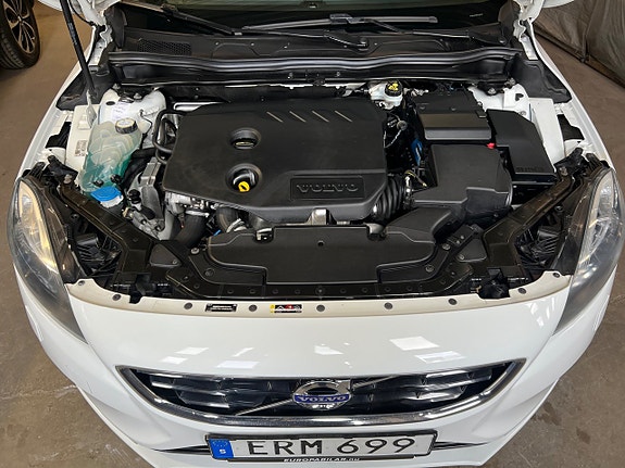 Volvo V40 18 of 20