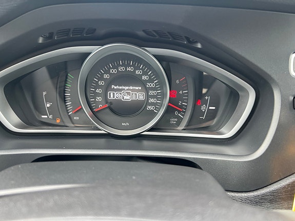 Volvo V40 5 of 5
