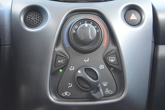 Toyota Aygo 27 of 29
