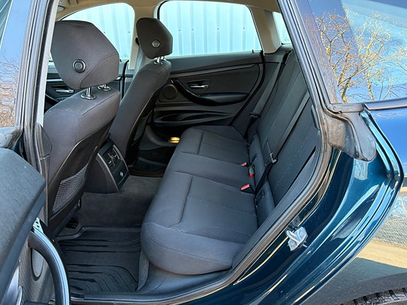 BMW 318d 10 of 18