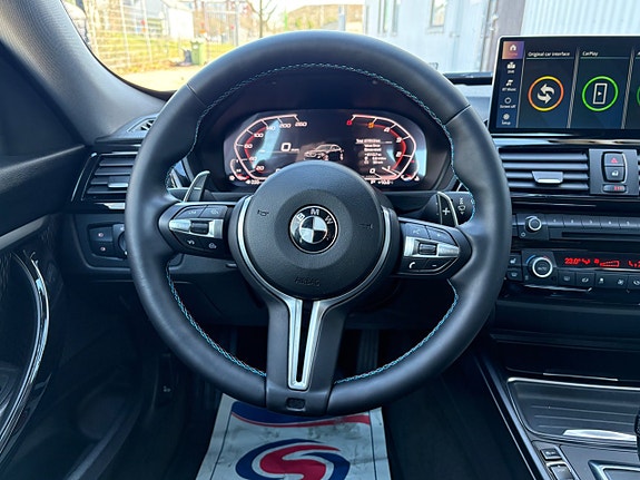BMW 318d 14 of 18