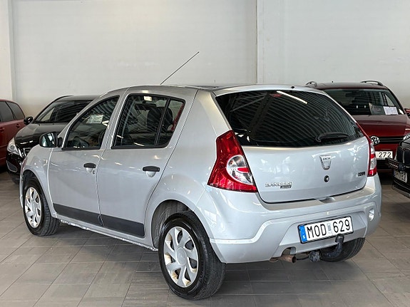 Dacia Sandero 2 of 5