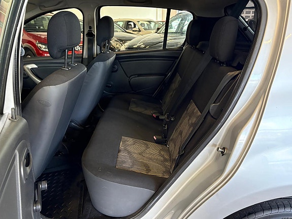 Dacia Sandero 9 of 13