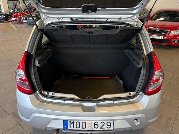 Dacia Sandero 10 of 13
