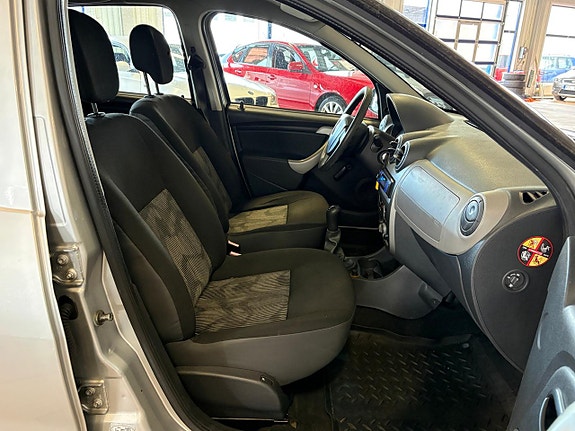 Dacia Sandero 12 of 13