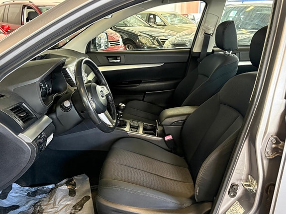 Subaru Legacy 5 of 5