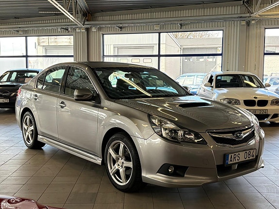 Subaru Legacy 4 of 5