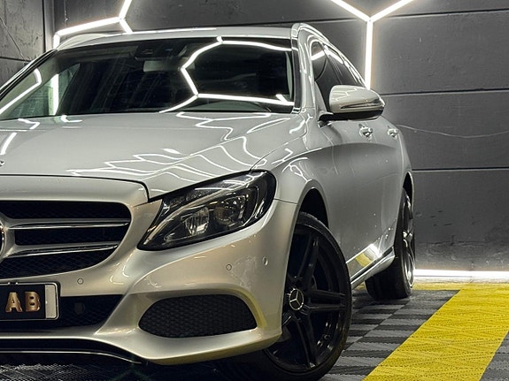 Mercedes-Benz C220 d 2 of 21
