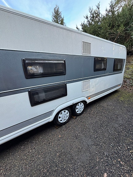 Hobby 720 UKFE Prestige Ac 3 våningssäng solpaneler inverter markis mikro 4 of 10