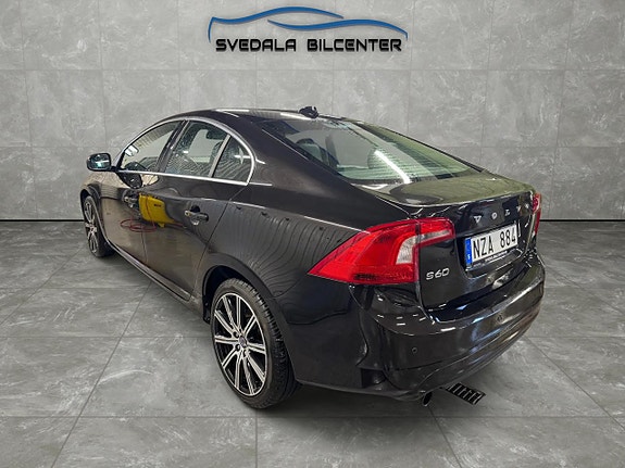 Volvo S60 4 of 15