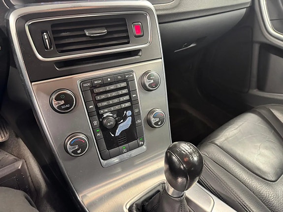 Volvo S60 9 of 15